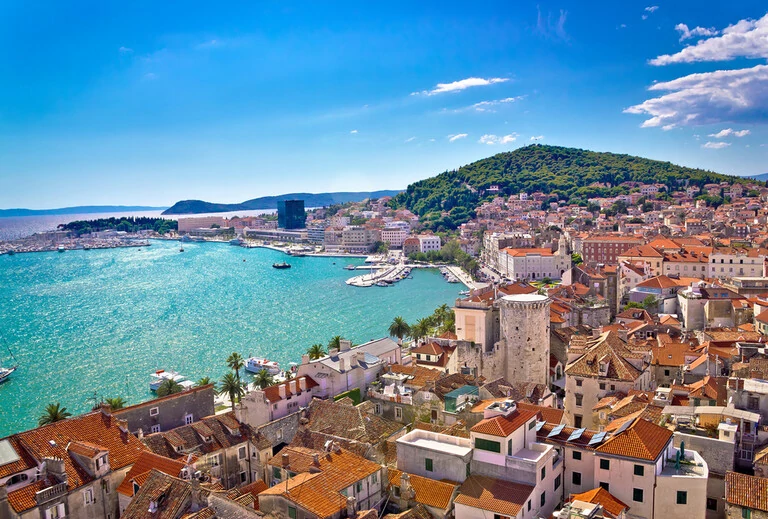 Split water front and Marjan hill view, Dalmatien, Kroatien