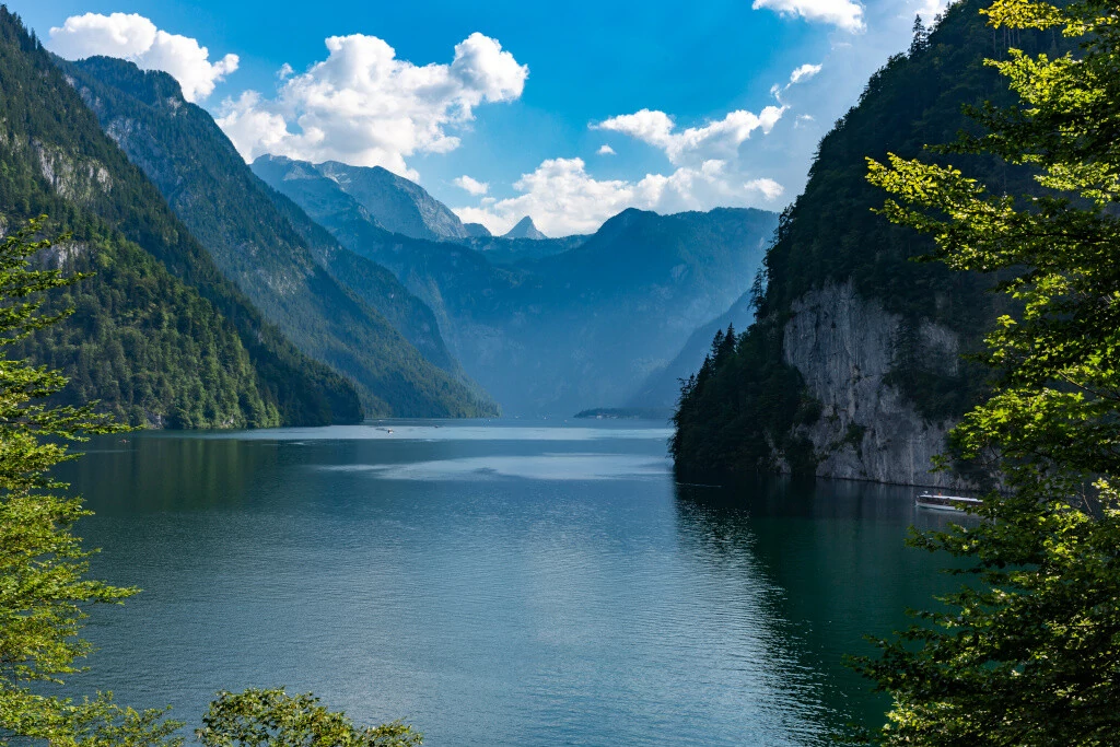 Königssee in Bayern - Aussicht auf Berge