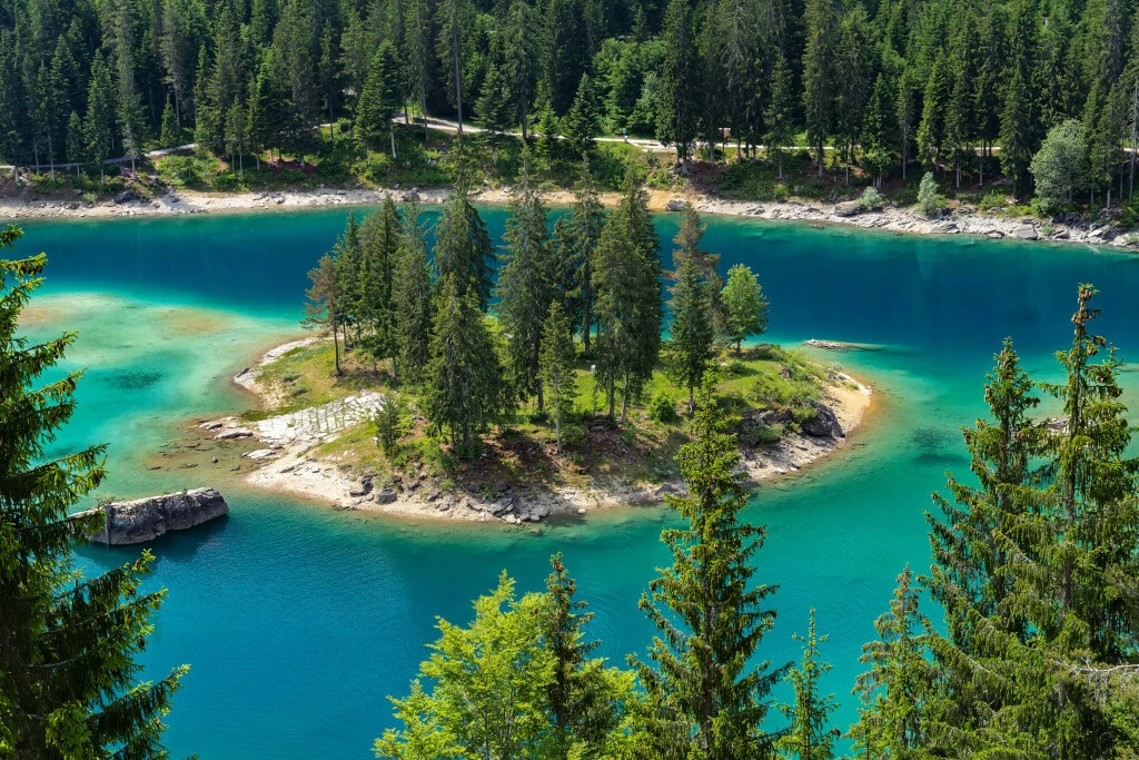 Insel Caumasee in der Schweiz