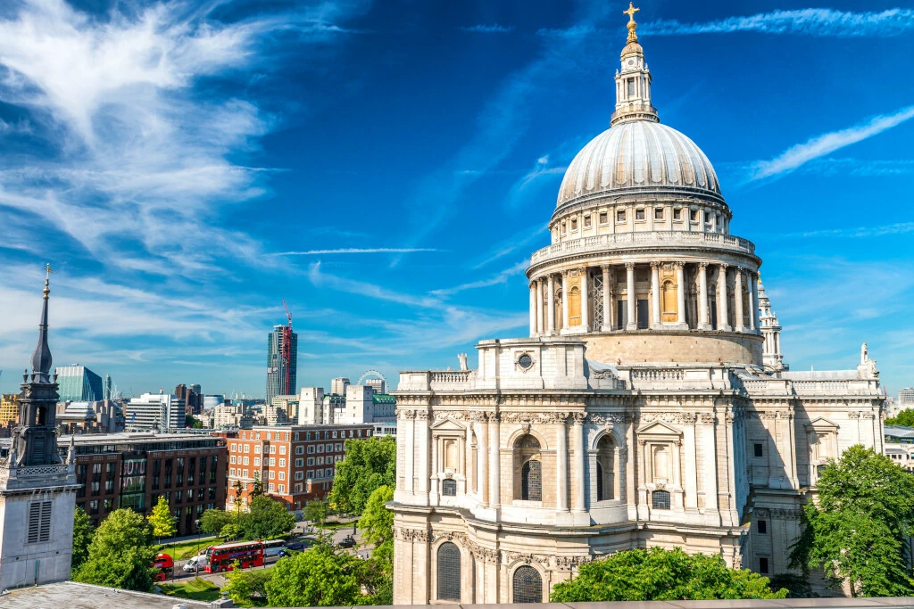 Saint Paul's Golden Gallery bietet Panaroma-Blick aus 85 Metern Höhe