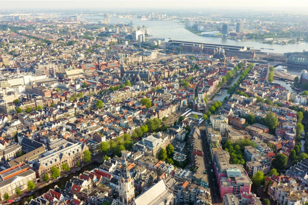 Die Hauptstadt Amsterdam von oben