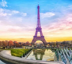 Eiffelturm bei Sonnenuntergang