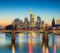 abendliche Skyline in Frankfurt