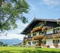 Haus in Bayern mit Aussicht auf die Berge