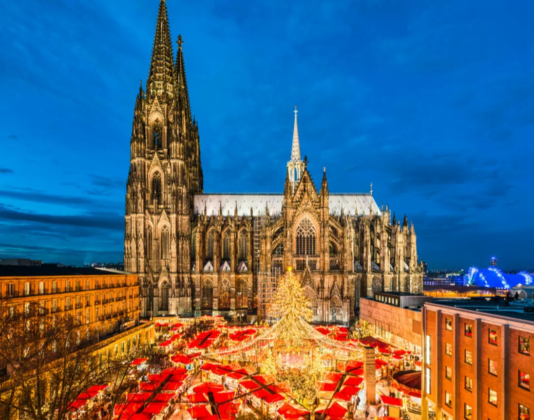 ihnachtsmarkt vor dem Kölner Dom