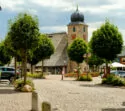 Ausblick auf die St.-Nikolaus Kirche in Schluchsee