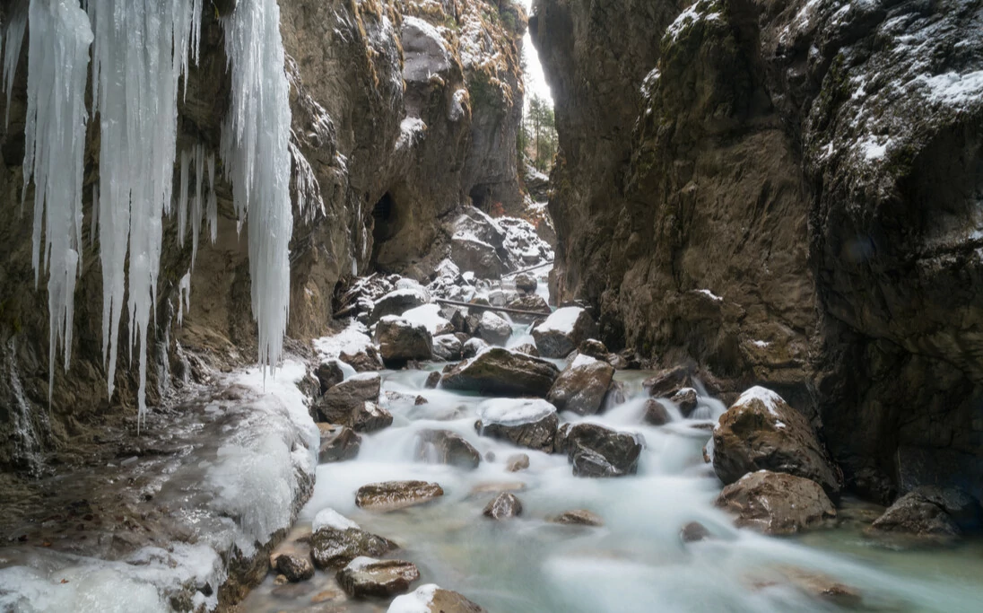 Gefrorener Wasserfall in Partnachklamm