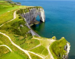 Luftbild Klippen von Etretat Normandie