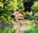 Kleines Haus direkt am See in Bayern