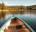 Kanau auf einem Fluss in Värmland