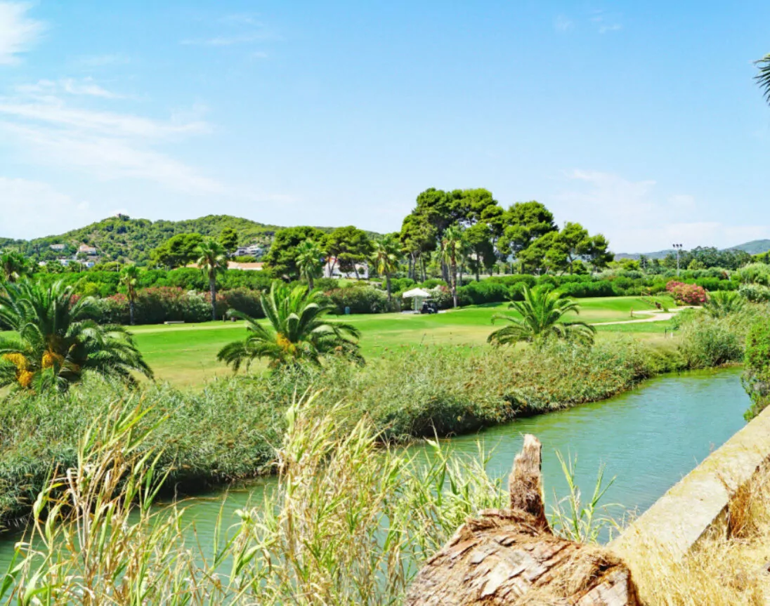 Golfplatz am Stadtrand von Barcelona