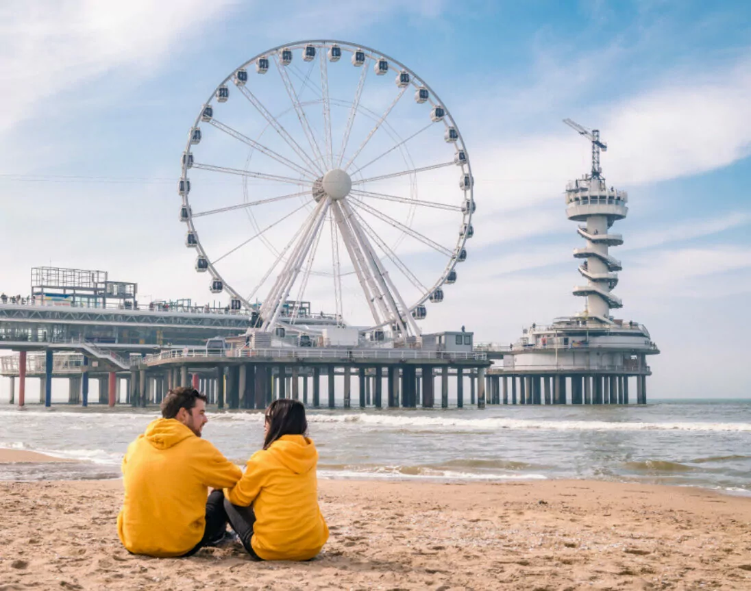 Pärchen am Strand in Scheveningen