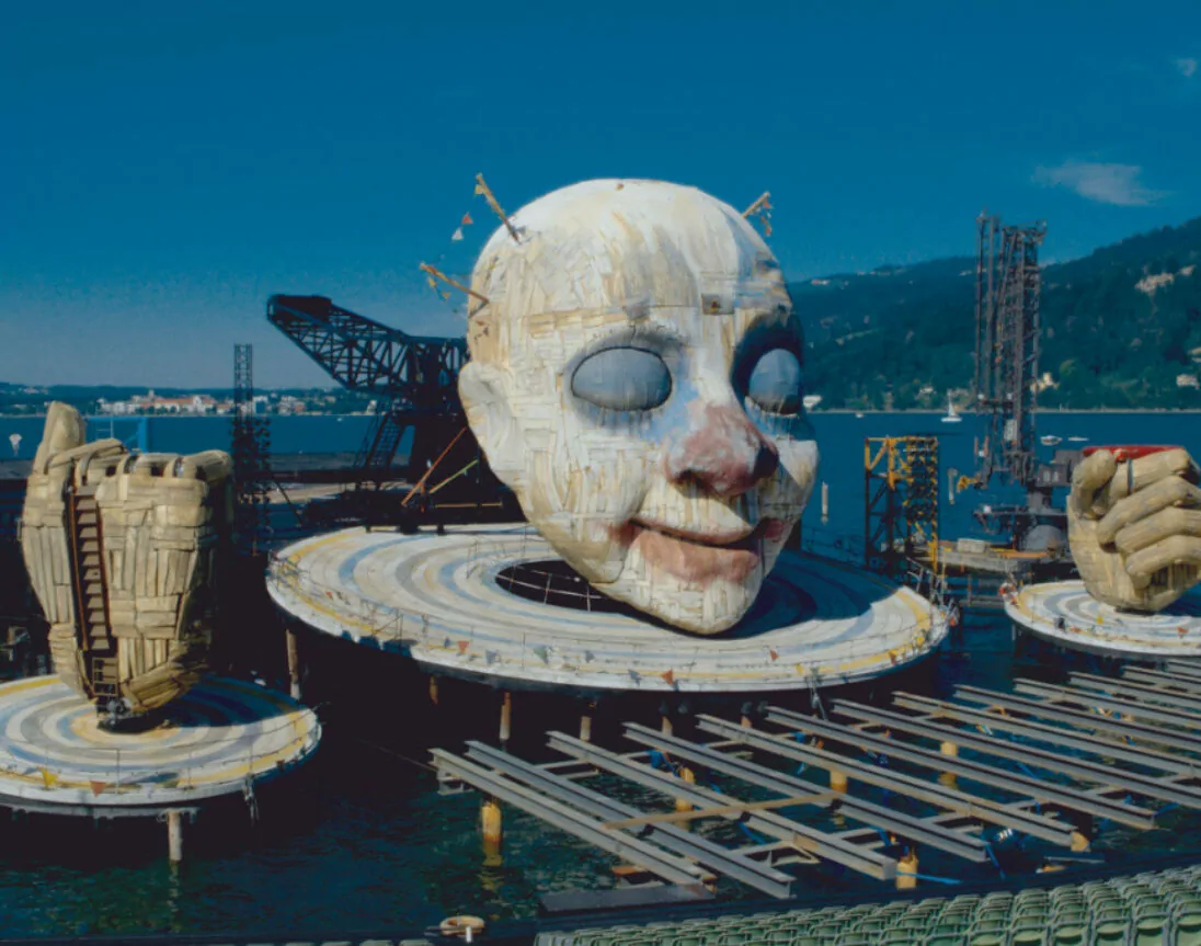 Bregenzer Festspiele Bühne am Bodensee, Österreich, kulturelles Highlight nahe Ferienhäusern