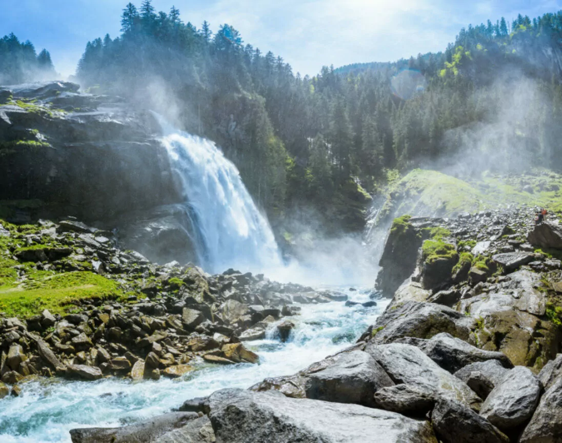 Krimmler Wasserfälle im Nationalpark Hohe Tauern, ein atemberaubendes Naturwunder in Österreich