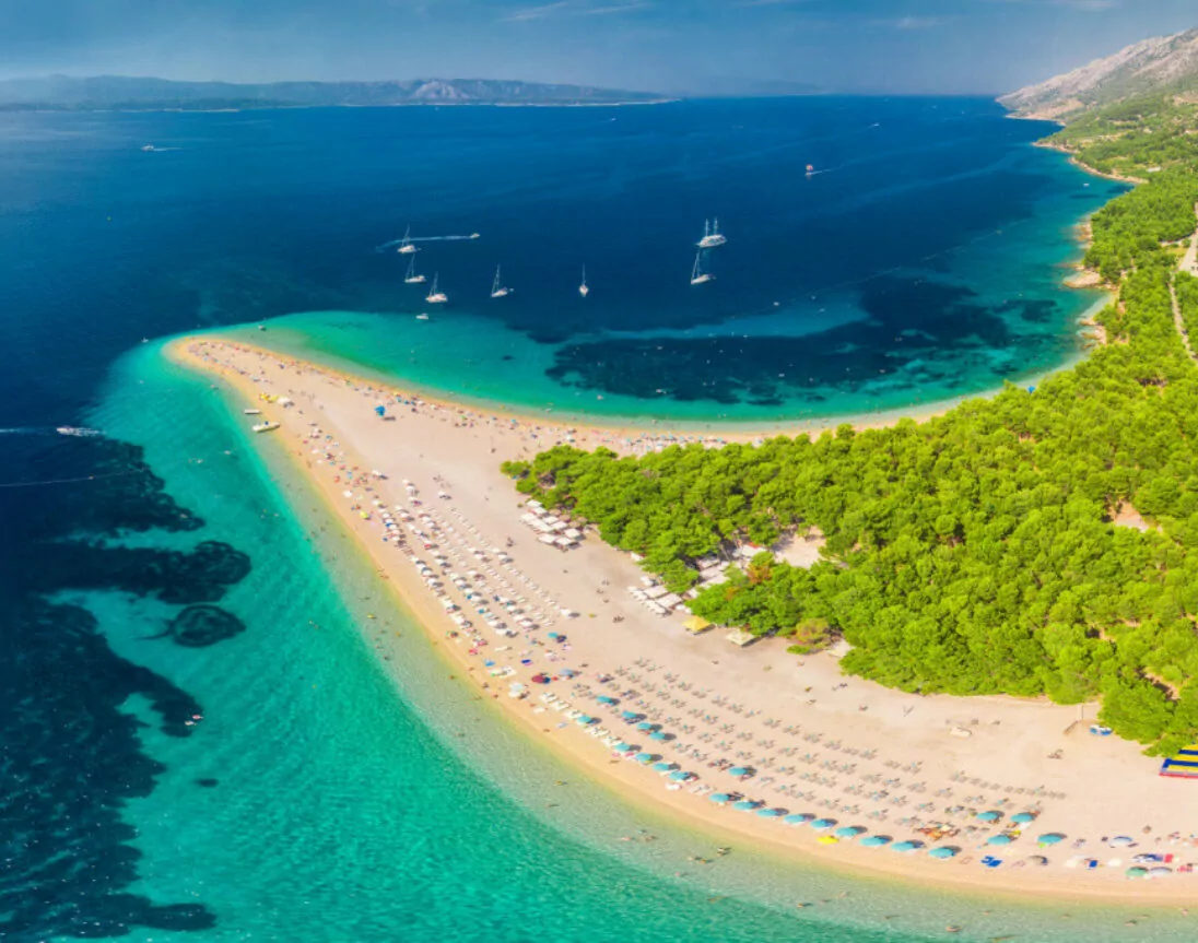 Berühmter Strand von Zlatni Rat